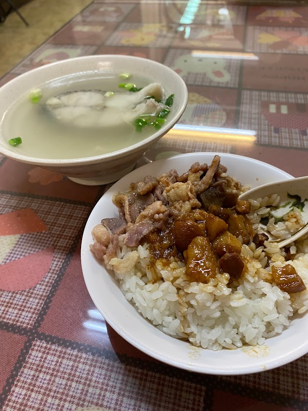 阿凱魯肉飯草魚湯
