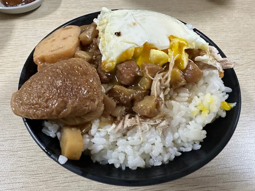 南台灣火雞肉飯𩵚魠魚羹