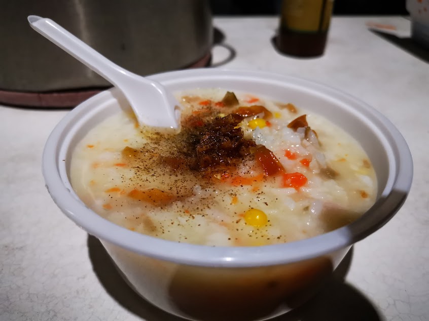 小悅 中式涼麵 皮蛋瘦肉粥 肉燥米粉