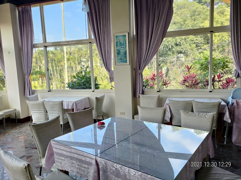 雲林古坑蜜豐坊餐廳咖啡 (電話詢問比較快喔！進巷後慢行一百公尺右轉大路！)