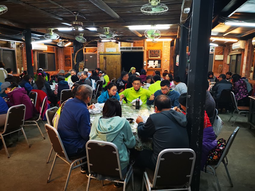 鯉魚潭樹屋餐廳