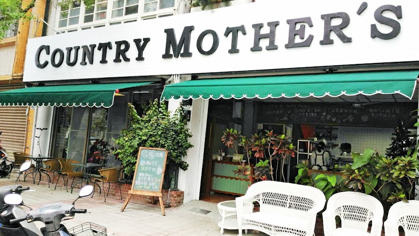 COUNTRY MOTHER’S