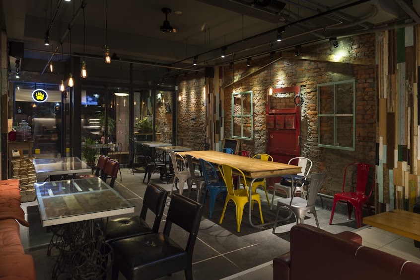 黑熊愛跳舞(MOON BEAR LOVES DANCING)