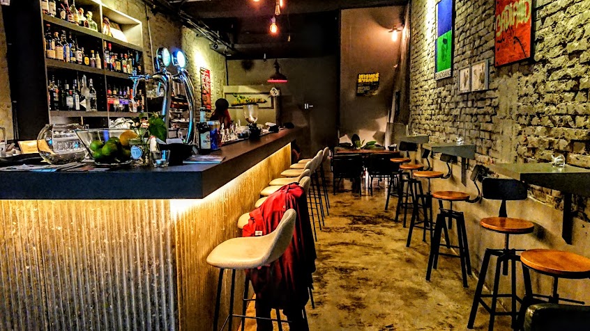 來玩餐酒館(手工漢堡/美式餐點/精釀生啤/平價調酒)