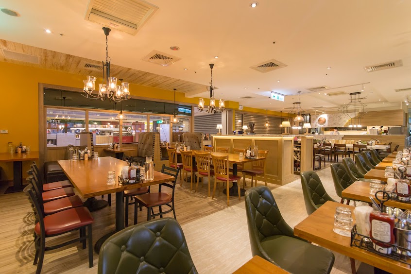 Second Floor 貳樓微風台北車站店