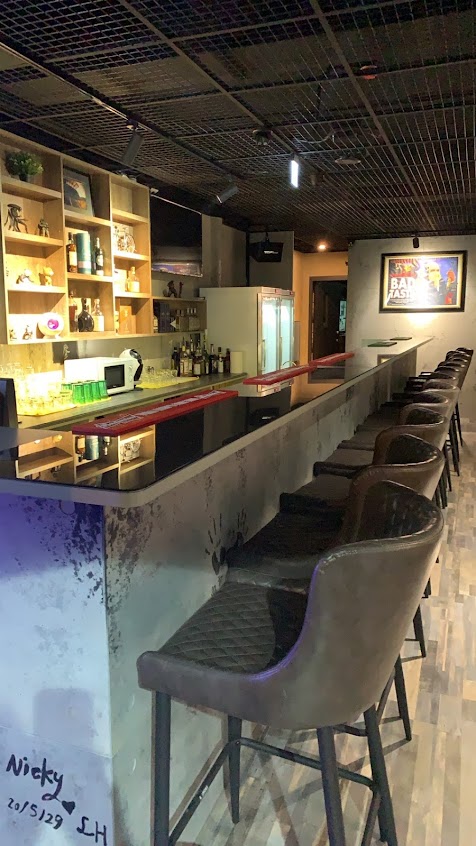 Play 不累 工業風運動輕食餐酒吧