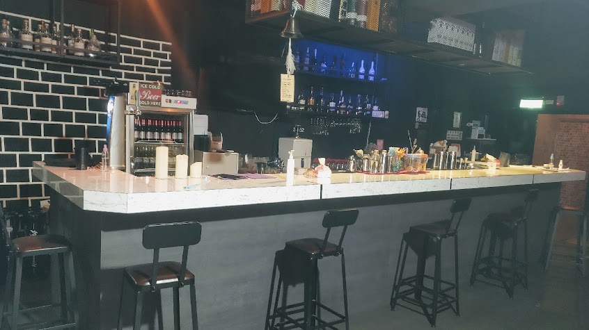 510 音樂酒BAR/飛鏢酒吧/音樂小酒館/音樂餐廳|台北美食料理餐廳|台北餐酒館|台北聚餐|台北團體聚餐|在地嚮導評論家【⭐五星好感度推薦品牌】