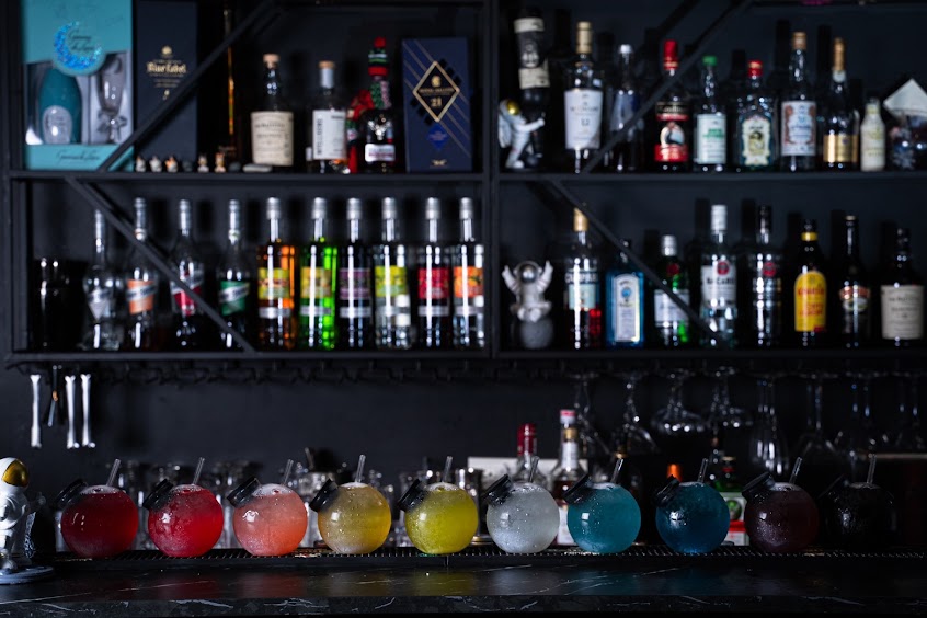 Drunken Moon-推薦特色酒吧(新北板橋)創意調酒 太空飛鏢酒吧 慶生聚會 新北耶誕城附近酒吧 捷運府中站