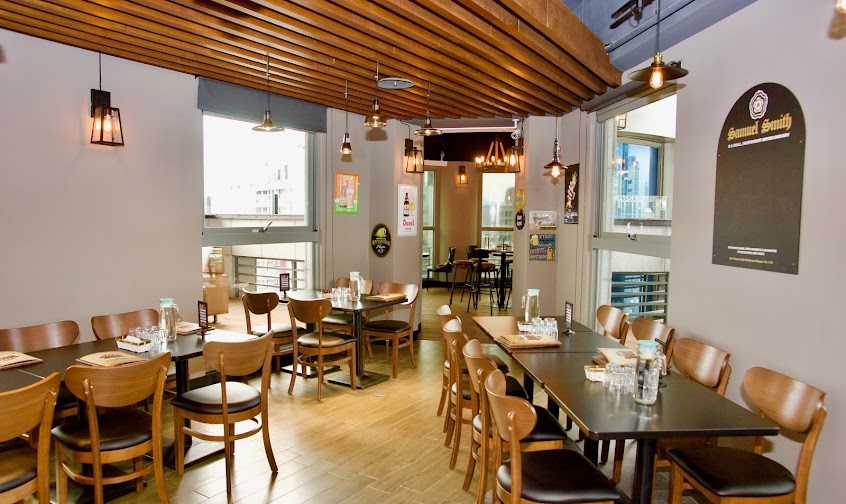 ABV Bar & Kitchen 閣樓餐酒館-頂樓景觀餐廳(板橋府中店)