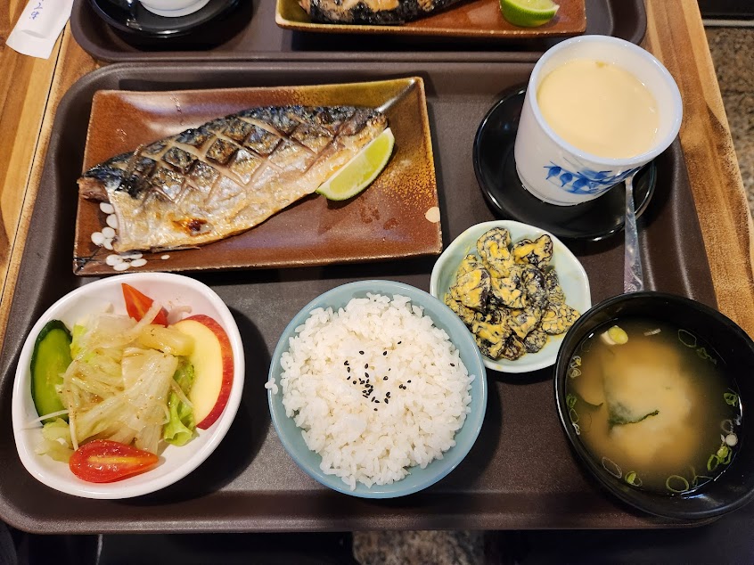 八戶平價日本料理