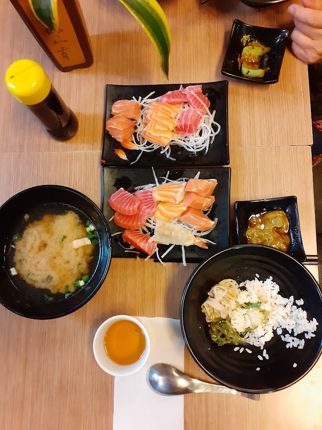 津之芳生魚片專賣店 致理店