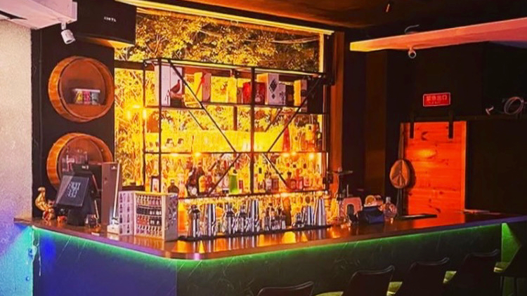 LUX MUSIC BAR 金光音樂酒吧《人氣酒吧》創意|熱門|聚會|深夜酒吧|慶生包場|歡唱|網美|必訪酒吧