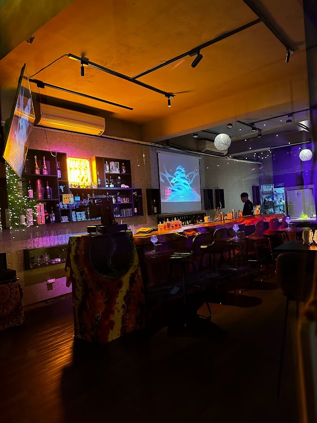 溺 Drown Bar & Bistro