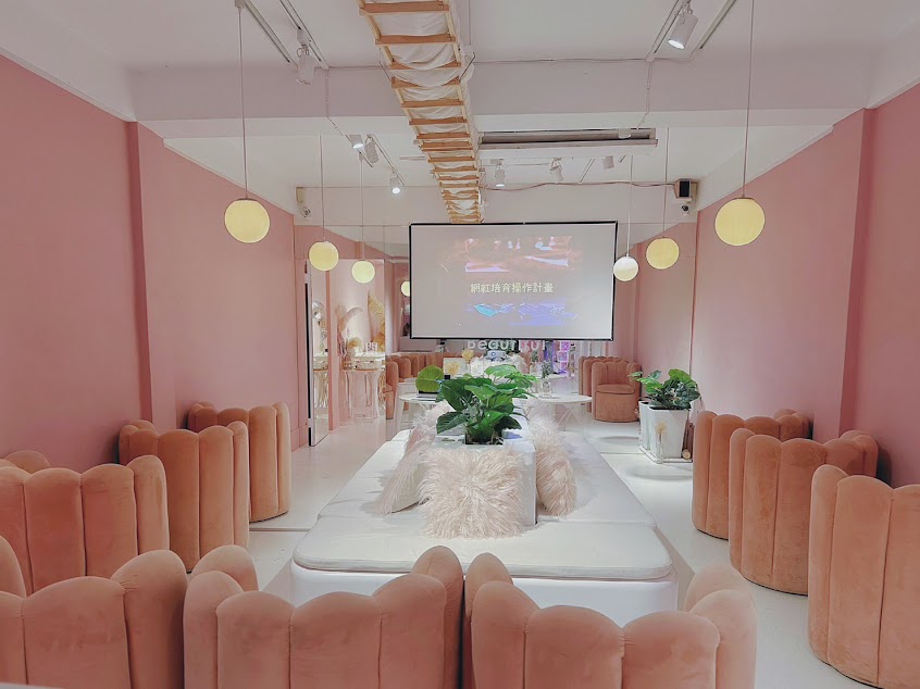 Aoi&RoséCLUB-咖啡廳 | 空間租借 | 氣球花藝佈置 | 派對活動籌辦”(如需訂位請撥電話or私訊IG小盒子)