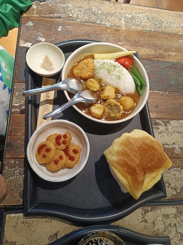 食力咖哩 – 台中遠百店