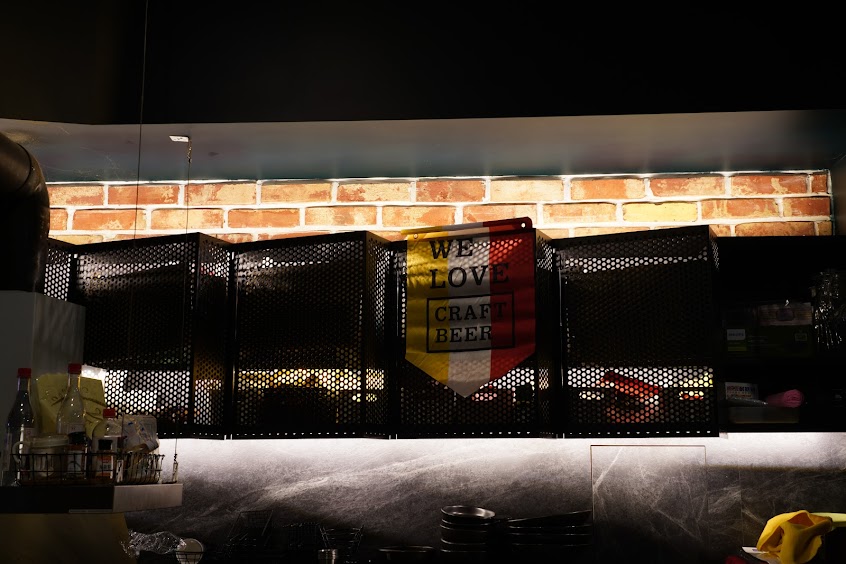 Neon shisha霓霓飛鏢餐酒館