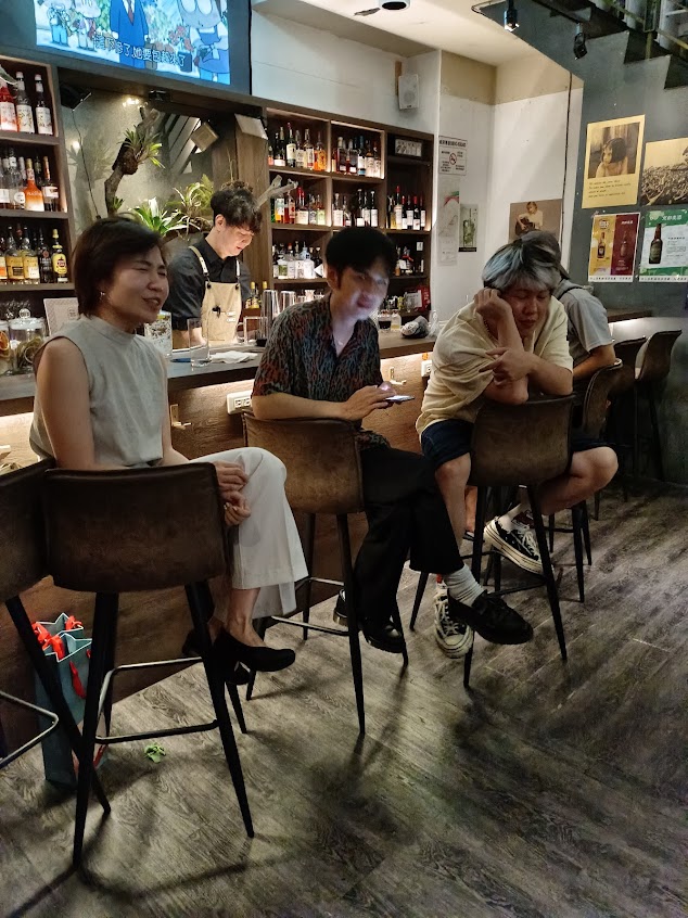 狸腕Saloon – 台中必去餐酒館|深夜餐酒館|必去酒吧|熱門酒館|新開幕酒吧|聚會餐廳