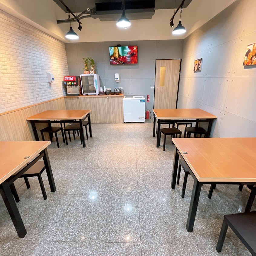 台北江麻辣臭豆腐 東海店【東海美食｜小火鍋｜麻辣鍋｜晚餐｜宵夜｜冰淇淋吃到飽】