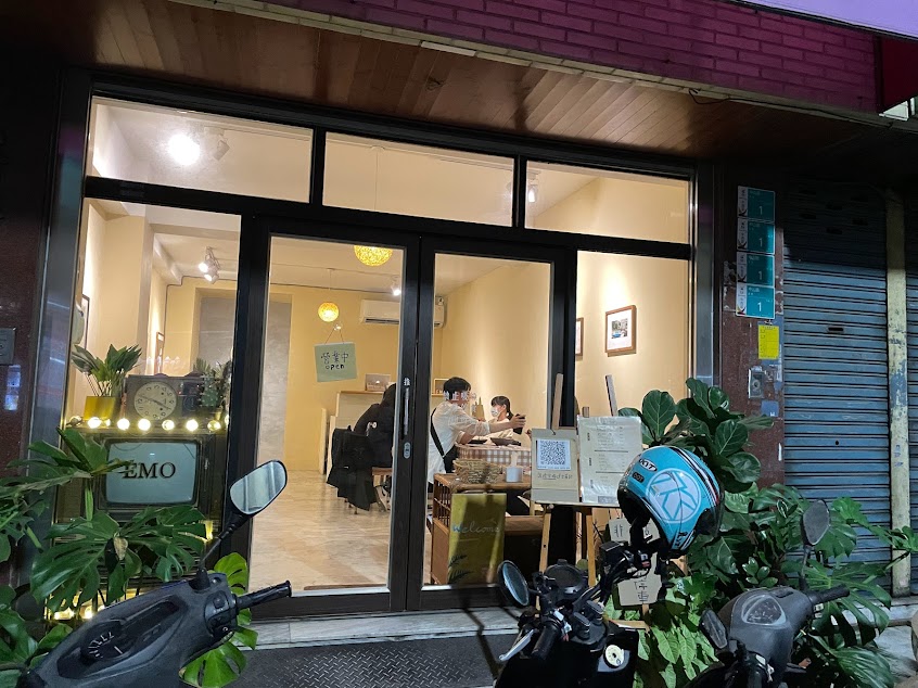 小泰菜 (泰式咖哩、義大利麵專門）