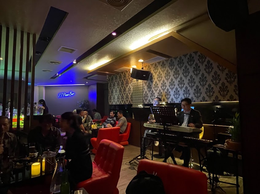77 Piano Bar