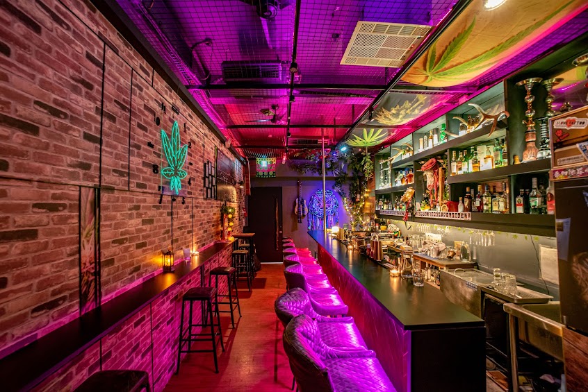 高雄溫室酒吧 The Warm House Bar (Kaohsiung City Lounge Bar)