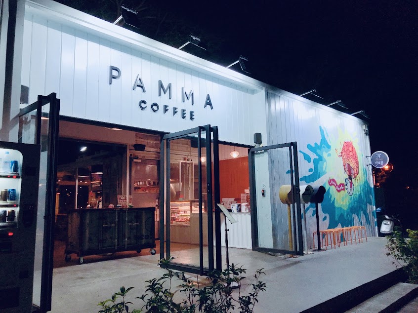 泮咖啡PAMMA COFFEE 蓮潭路176號-全天候供餐 高雄左營咖啡廳 莊園精品/自家烘焙 下午茶/甜點/鬆餅/創意料理 義大利餐廳 WI-FI插座 景觀湖景網美咖啡廳 2023人氣訂位打卡推薦 PTT Dcard