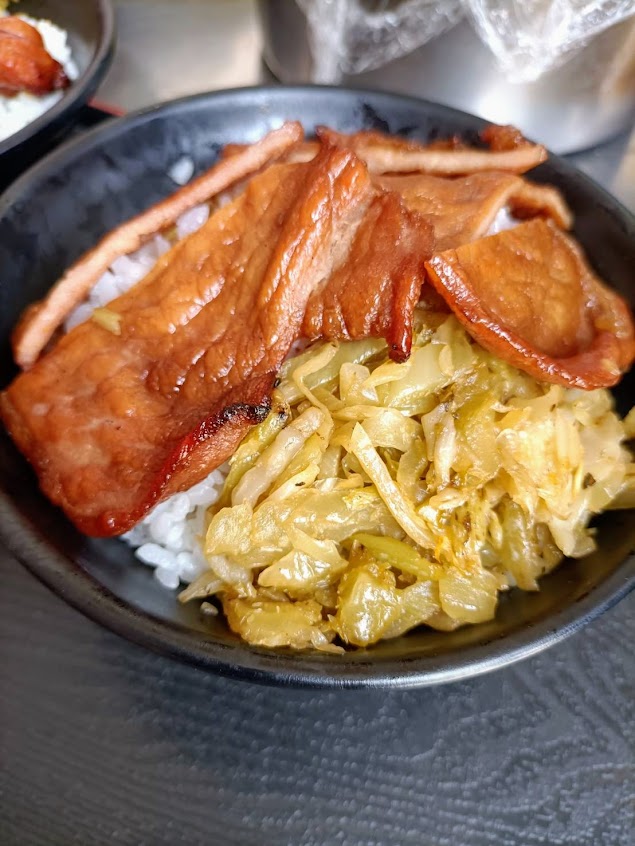 日式炭火燒肉飯(七哥料理)/路竹區美食/路竹區小吃/路竹區便當/路竹區外送/路竹區必吃/路竹區餐廳
