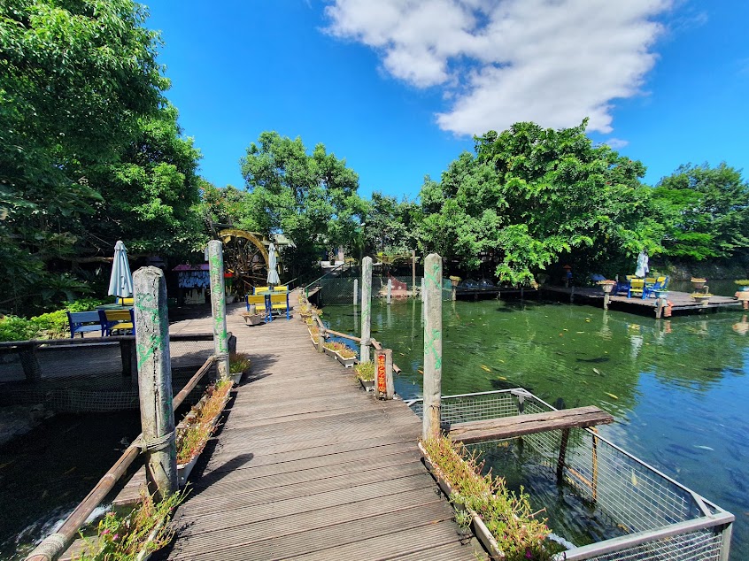 廣興農場 鴨母寮豬哥窟-親子農場 冬山親子景點 宜蘭農場 家庭旅遊 雨天行程 DIY體驗活動 動物餵食 懷舊鄉村 湧泉烤魚餐廳