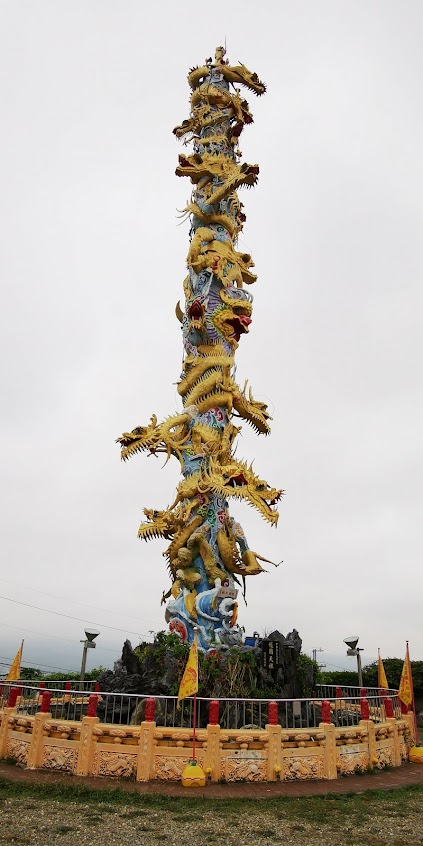 南投草屯慈德宮十九龍柱