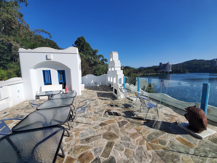 朝霧渡假餐飲小棧