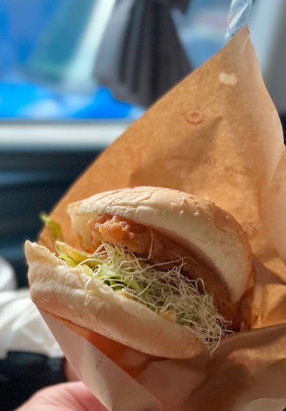 小朋友早餐咖啡