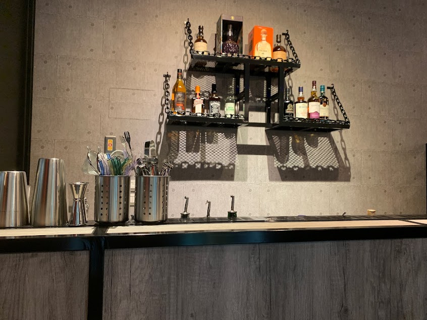 螺絲餐酒館