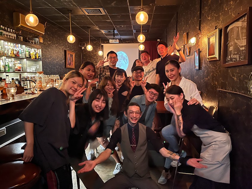 老闆不在Boss is not here.Bar