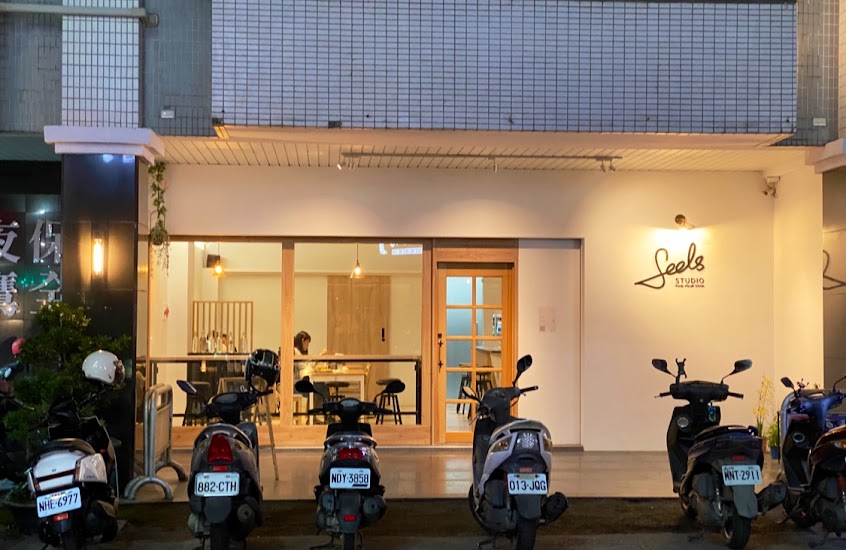 Feels studio.餐酒館