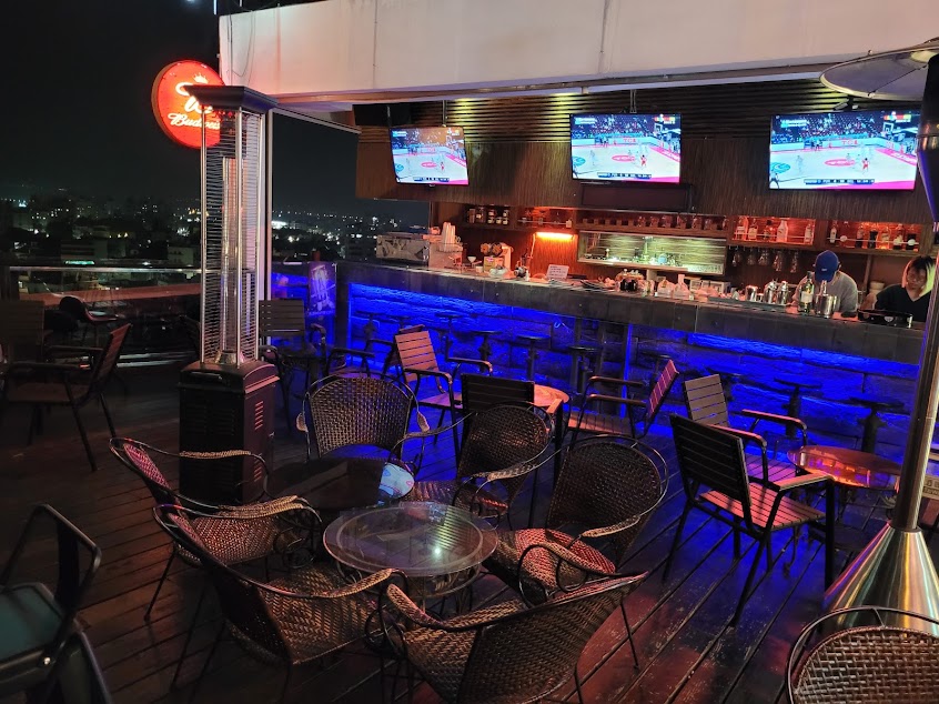 Knight Bar
