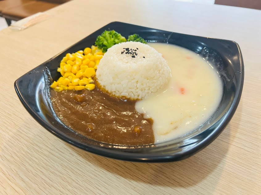 雙醬咖哩 東華大學店