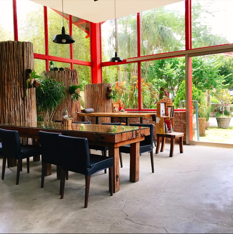 FUN Table Cafe(平日一人作業需等待，公告及訂位請搜尋IG）