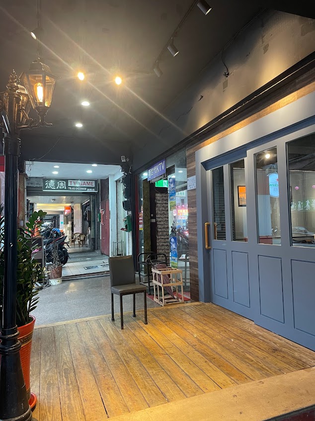 哈基米海鮮餐酒館 107號(特力屋旁邊)