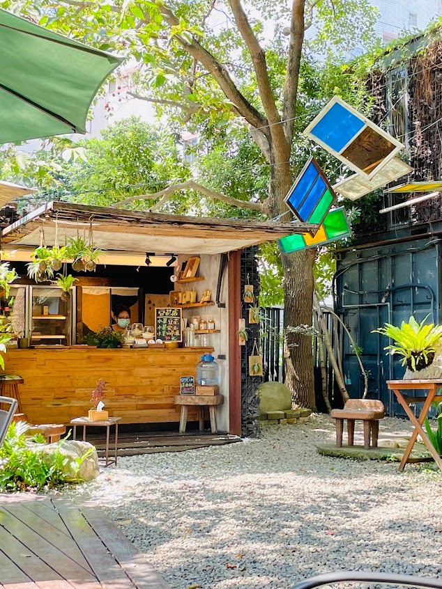 厚食聚落 以及其他共15棟獨立建物不同營運內容，和戶外寬闊空間。