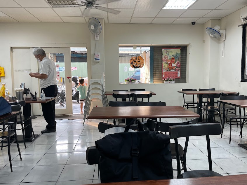 麥園 紅牛牛排館