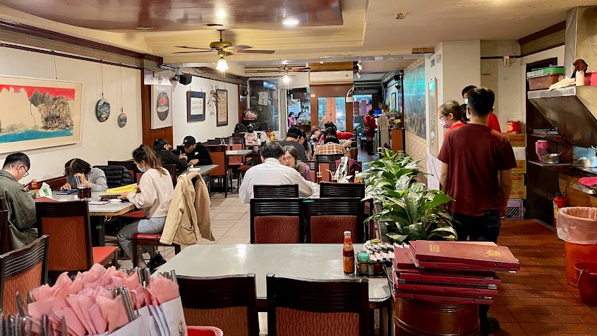 故鄉牛排館（每週四公休）