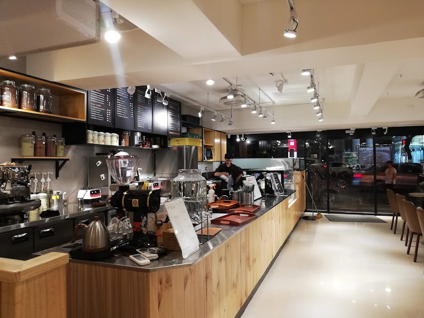 Louisa Coffee 路易．莎咖啡(天母忠誠門市)