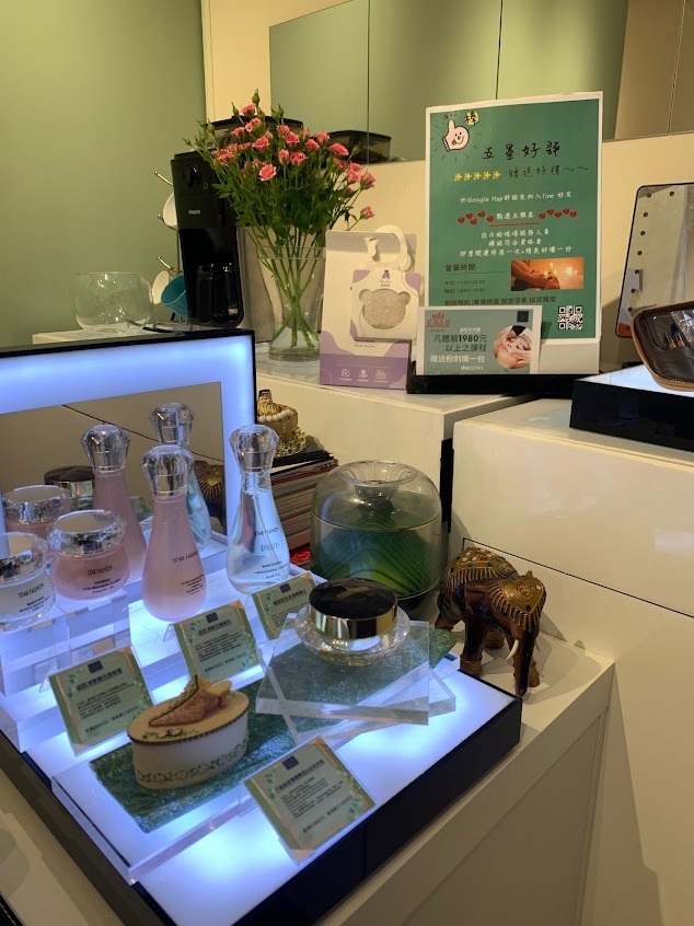 Miss Water美膚館/臉部背部清粉刺/頭皮水療spa/健康洗髮/采耳耳燭護理/修眉霧眉/彩妝教學/睫毛角蛋白/新娘秘書/各式化妝服務
