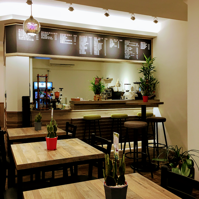 原木屋手作咖啡（Log House Coffee)