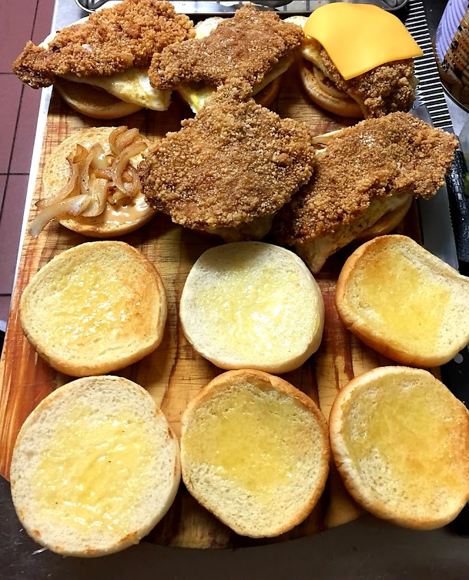 初胖鐵板吐司▪團體訂餐請私訊粉專▪點選下方連結加入官方line點餐系統