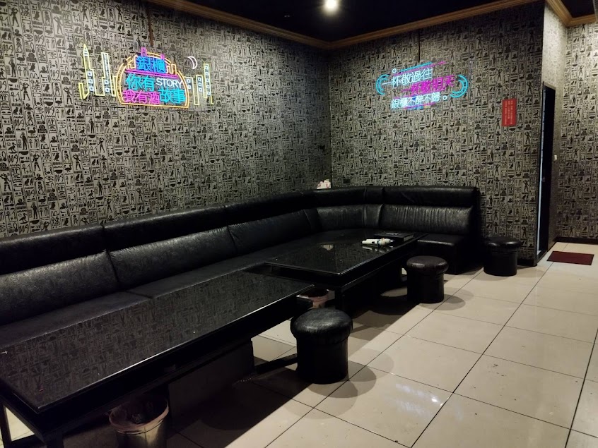 銀櫃自助式KTV-新北 人氣優質音樂歡唱卡拉OK酒吧 公司同事 朋友聚餐聚會小酌 生日慶生派對包場 場地租借 平價熱門推薦