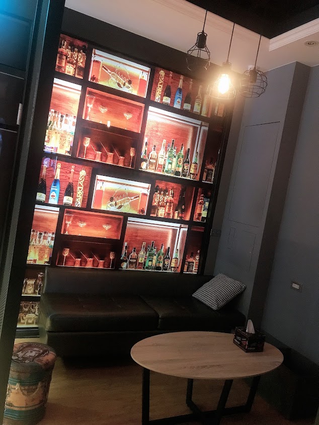 蘆洲微茫餐酒館!飛鏢ktv包箱酒吧