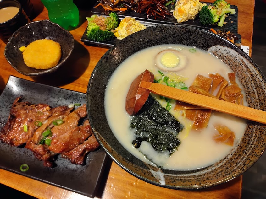 味滿食堂家樂福店