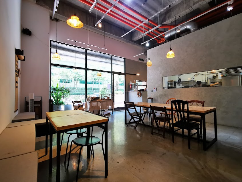 mmmMUNCH好好咀嚼（未來城社區後方人行道上）