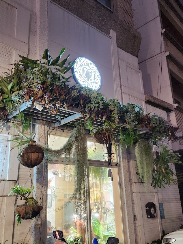 Vittaria Café & Books 書帶蕨｜獨立書店｜餐酒｜咖啡｜2023桃園金牌好店